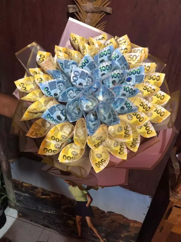 five-hundred-with-one-thousand-money-bouquet-by-cherry-c-floral-creations